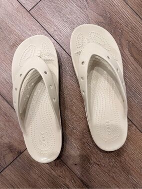 CROCS Platform Flip Sandals - Cream